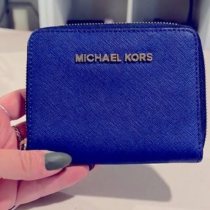 RARE Michael kors electric blue wallet ready set jet